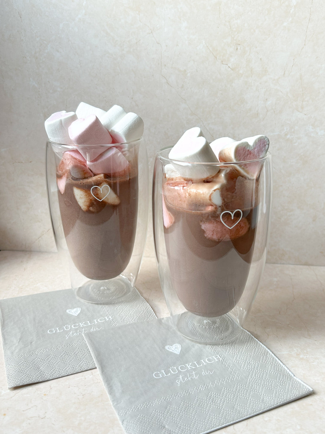 Heiße Schokolade mit Marshmallows