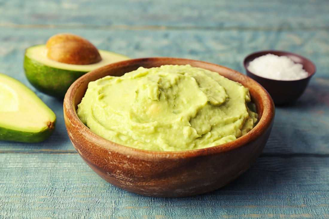 Avocado Dip mit Tomatenwürfeln