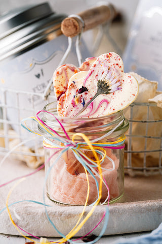 Bruchschokolade und Muttertags-Eistee mit Himbeer-Tonka-Sirup - Weiteres Bild