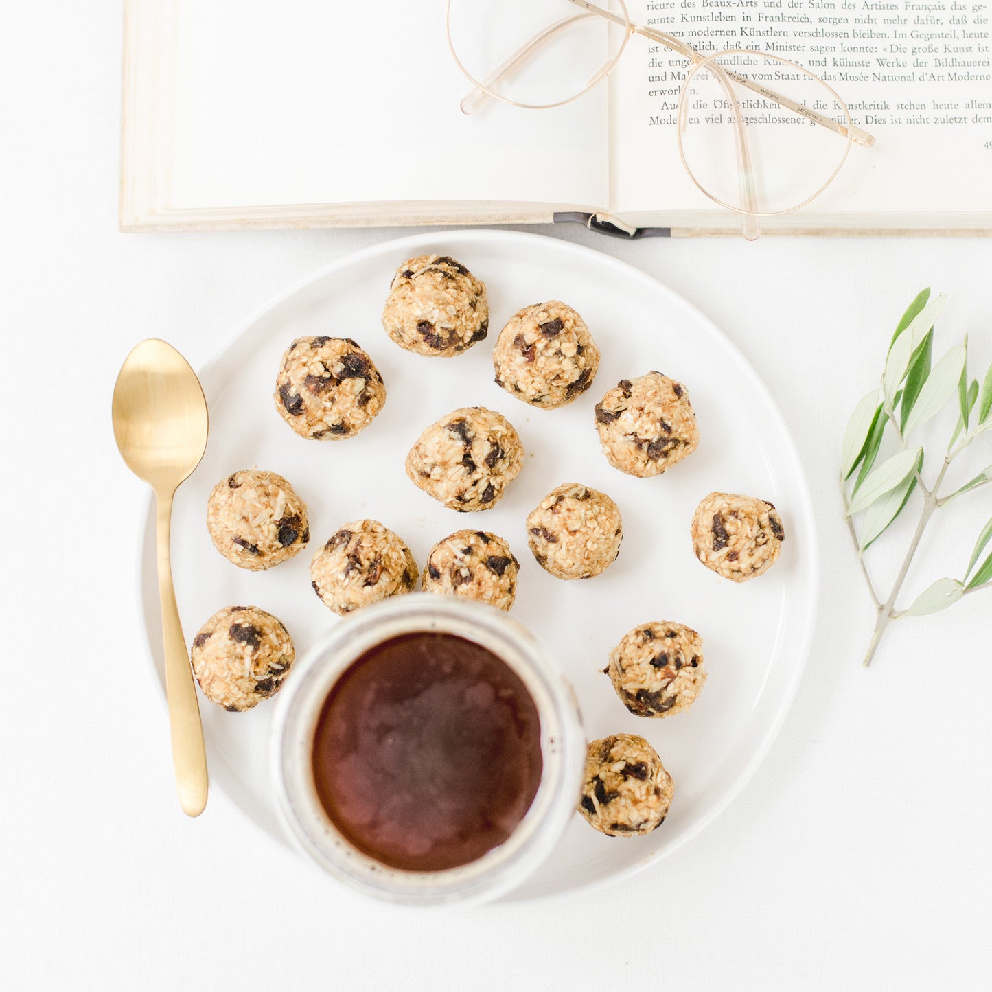 Vitamin Mix Power Balls with Coconut 