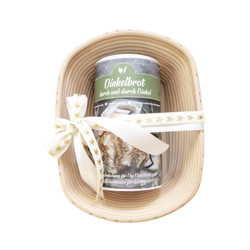 Oval fermentation basket with spelt bread